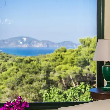 Village & By Zante Plaza (adults Only) מלון