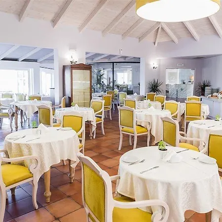 Village & By Zante Plaza (adults Only) מלון